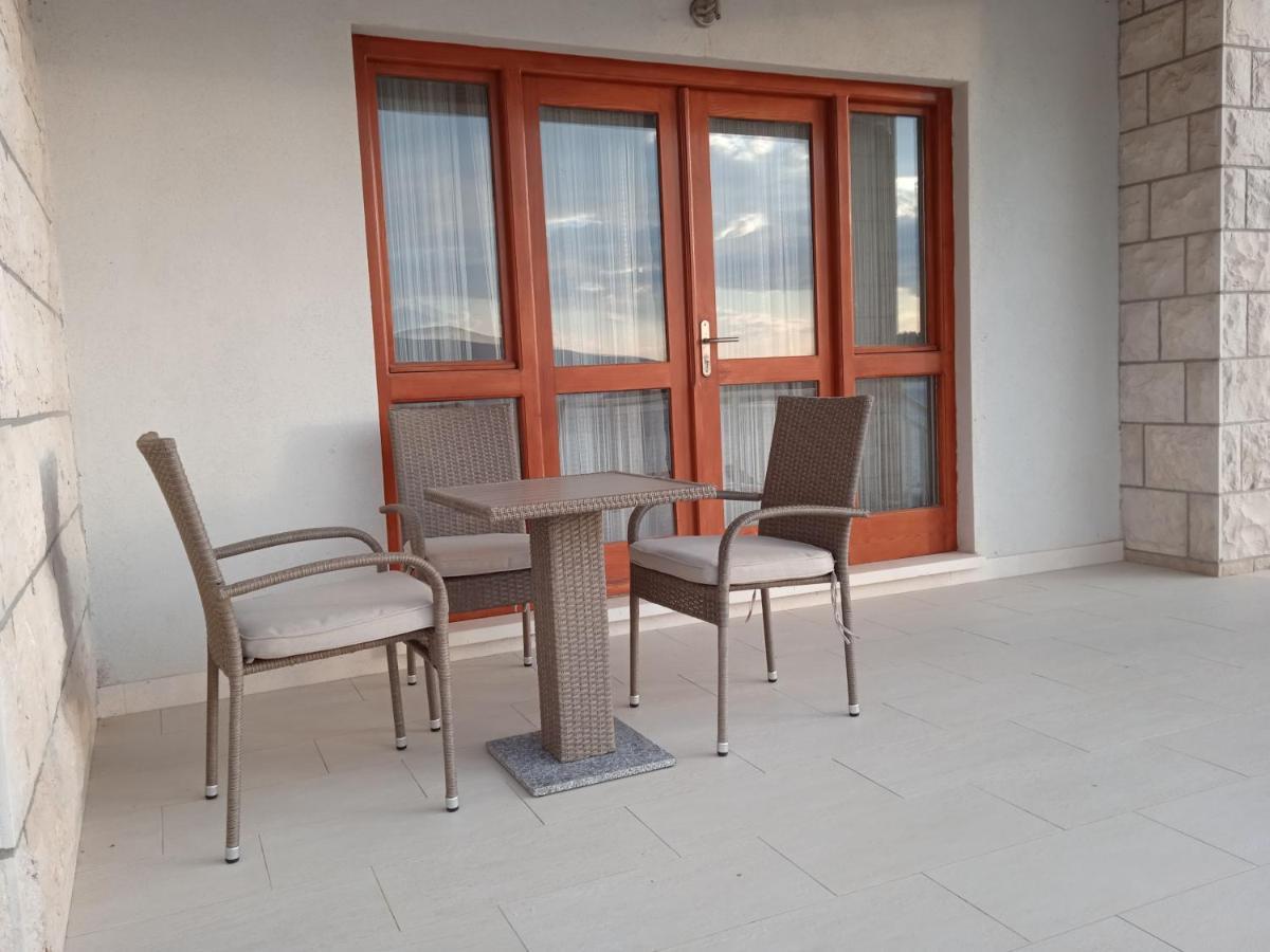 Apartments Aferdita Račišće المظهر الخارجي الصورة